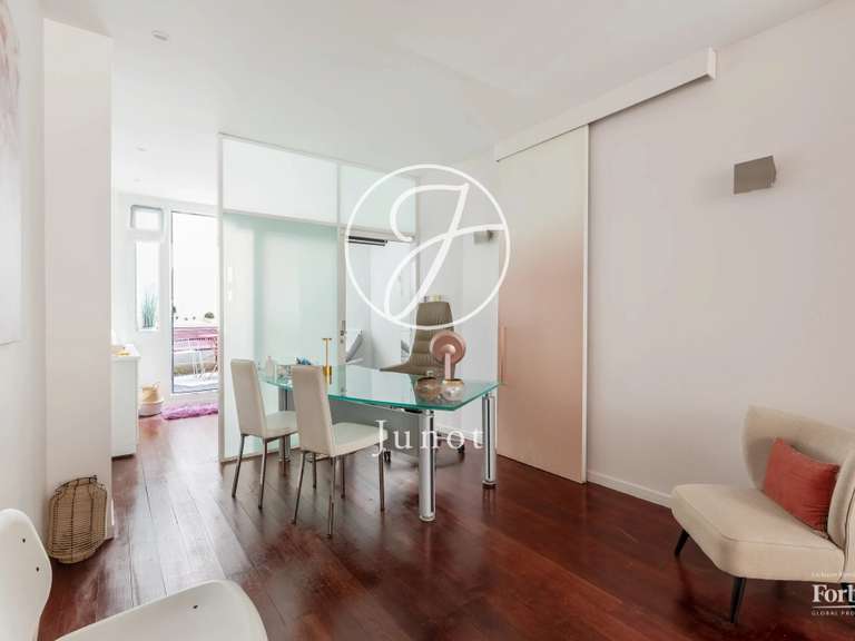 Appartement Paris 8e - 2 chambres - 58m²