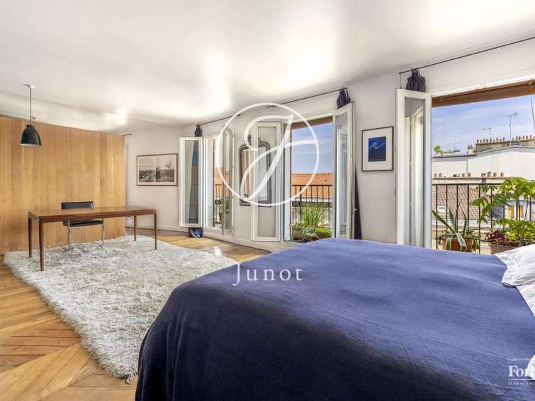 Appartement Paris 18e - 3 chambres - 160m²