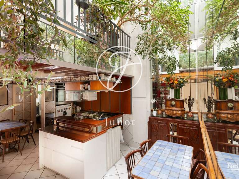 Appartement Paris 18e - 4 chambres - 161m²