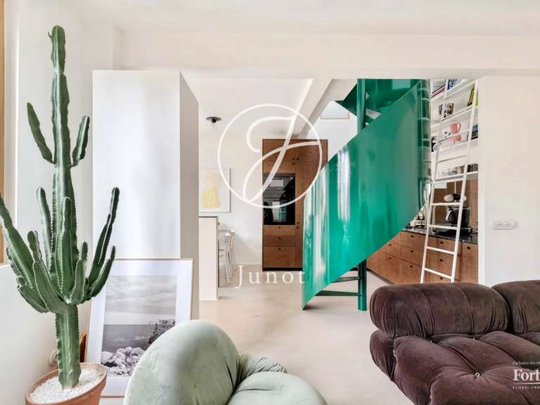 Appartement Paris 18e - 2 chambres - 67m²