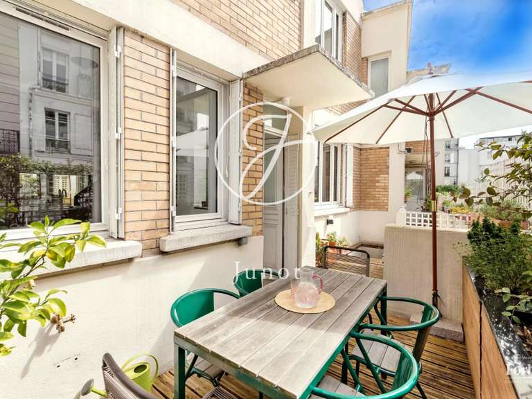 Appartement Paris 18e - 2 chambres - 67m²