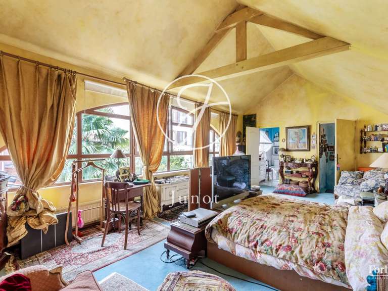 Appartement Paris 18e - 4 chambres - 184m²