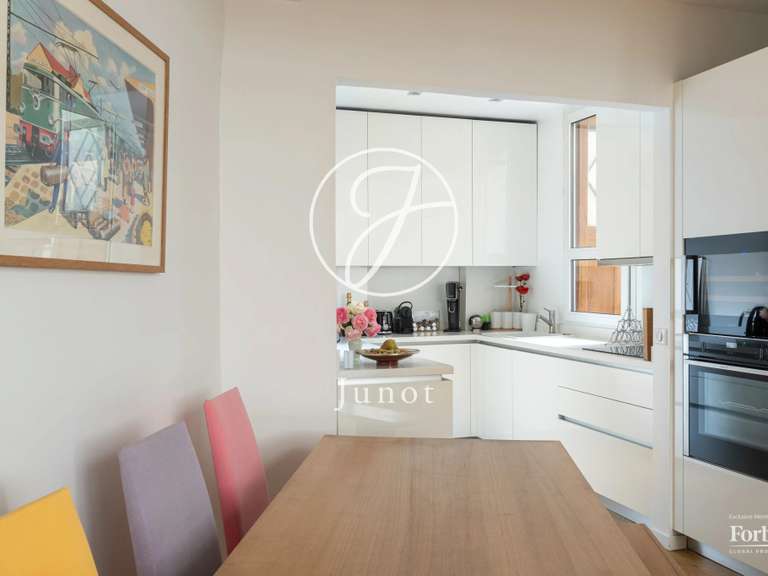Appartement Paris 18e - 1 chambre - 82m²