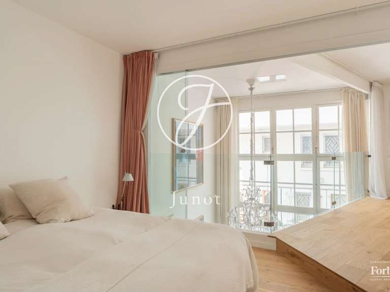 Appartement Paris 18e - 1 chambre - 82m²