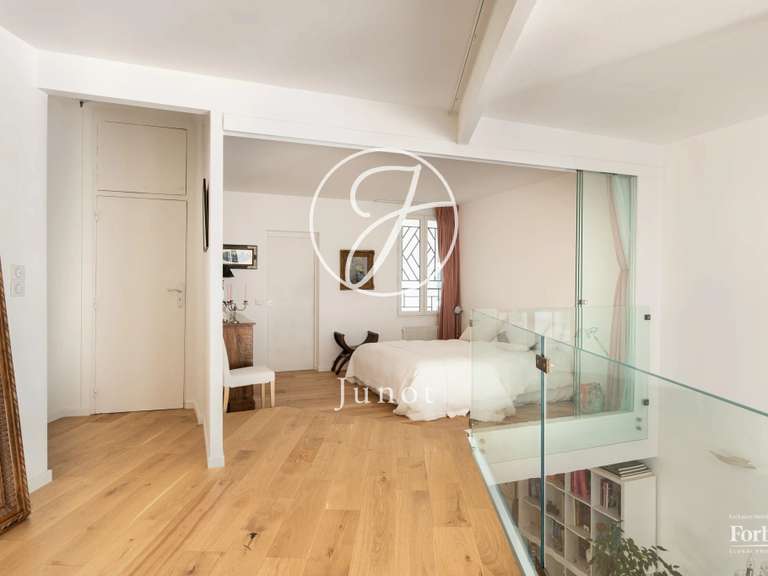 Appartement Paris 18e - 1 chambre - 82m²