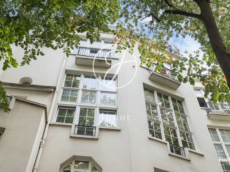 Appartement Paris 18e - 1 chambre - 82m²
