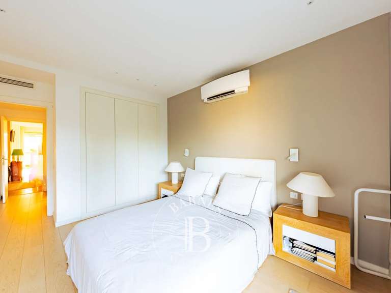 Appartement Marseille 8e - 1 chambre - 90m²