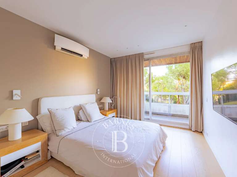 Appartement Marseille 8e - 1 chambre - 90m²