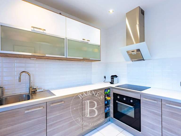 Appartement Marseille 8e - 1 chambre - 90m²