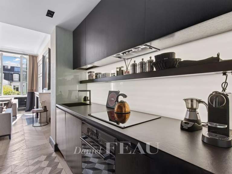 Appartement Paris 7e - 1 chambre - 67m²
