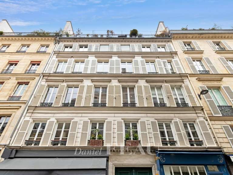 Appartement Paris 7e - 2 chambres - 145m²