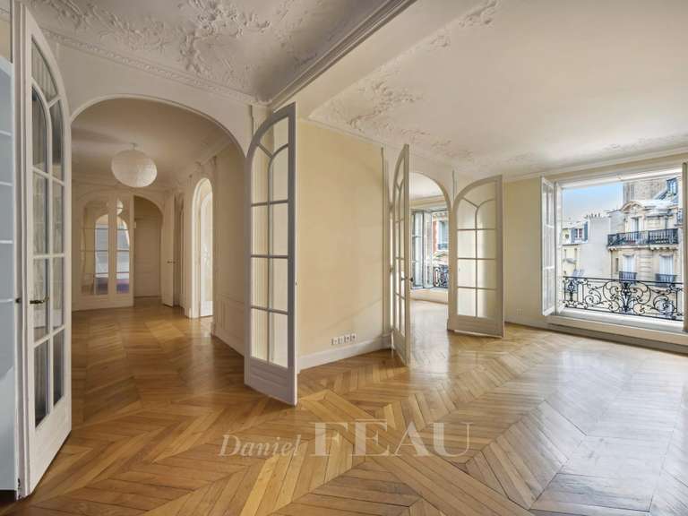 Appartement Paris 6e - 3 chambres - 142m²