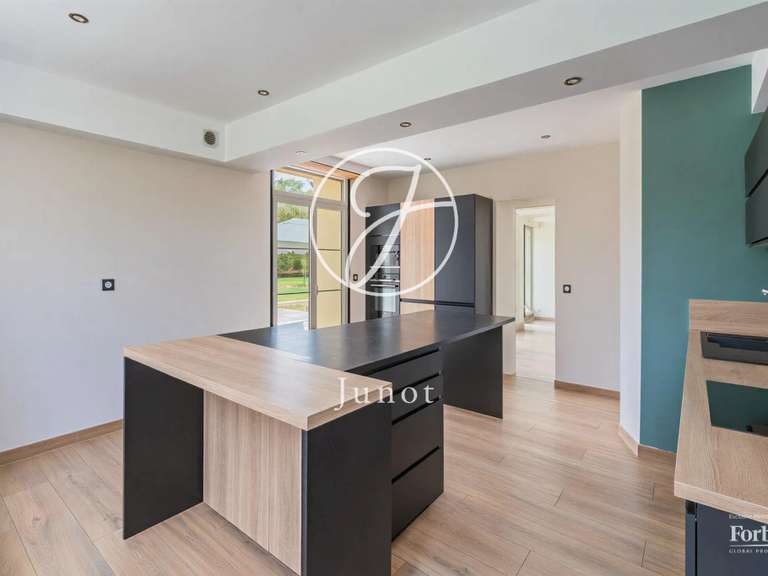 Appartement Lévis-Saint-Nom - 5 chambres - 243m²