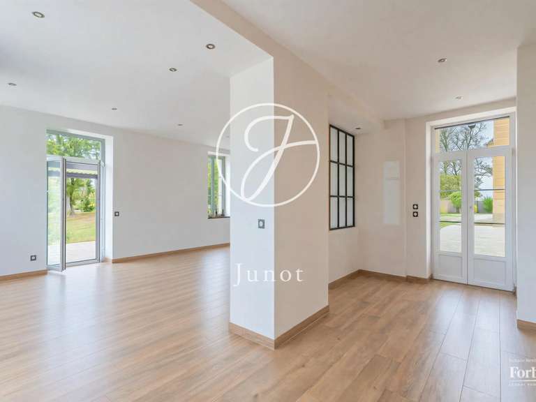 Appartement Lévis-Saint-Nom - 5 chambres - 243m²
