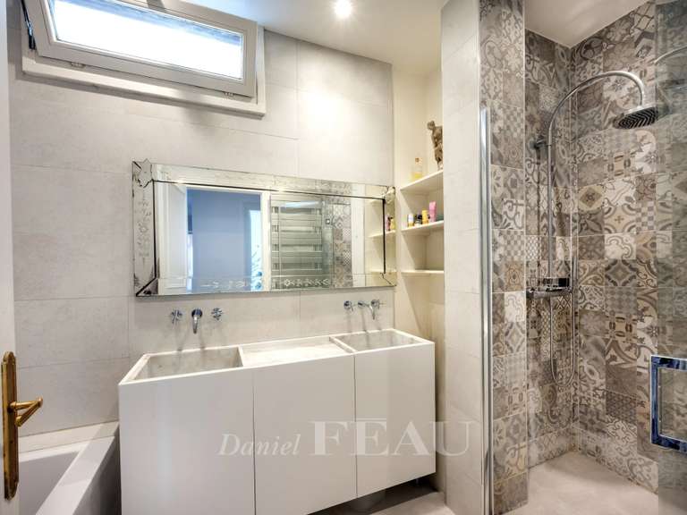 Appartement Paris 7e - 3 chambres - 137m²