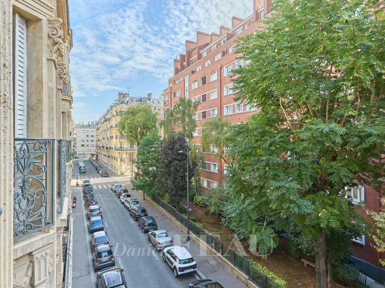 Appartement Paris 17e - 2 chambres - 66m²