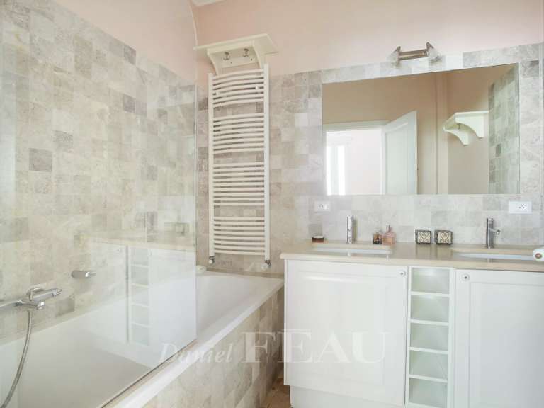 Appartement Paris 17e - 4 chambres - 156m²