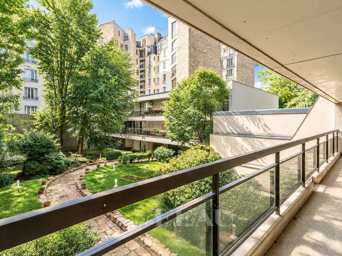 Apartment Paris 16e
