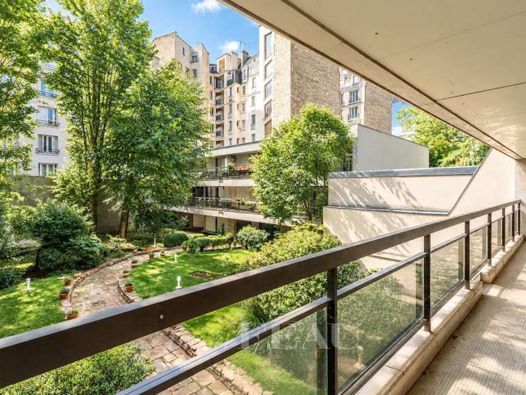 Apartment Paris 16e - 3 bedrooms - 107m²