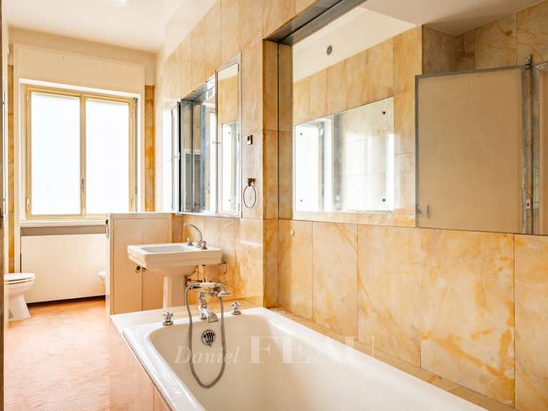 Apartment Paris 16e - 4 bedrooms - 230m²
