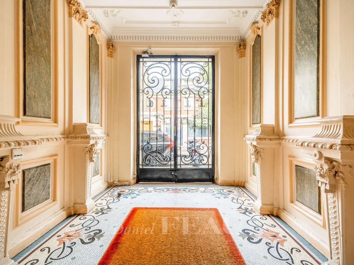 Apartment Paris 16e