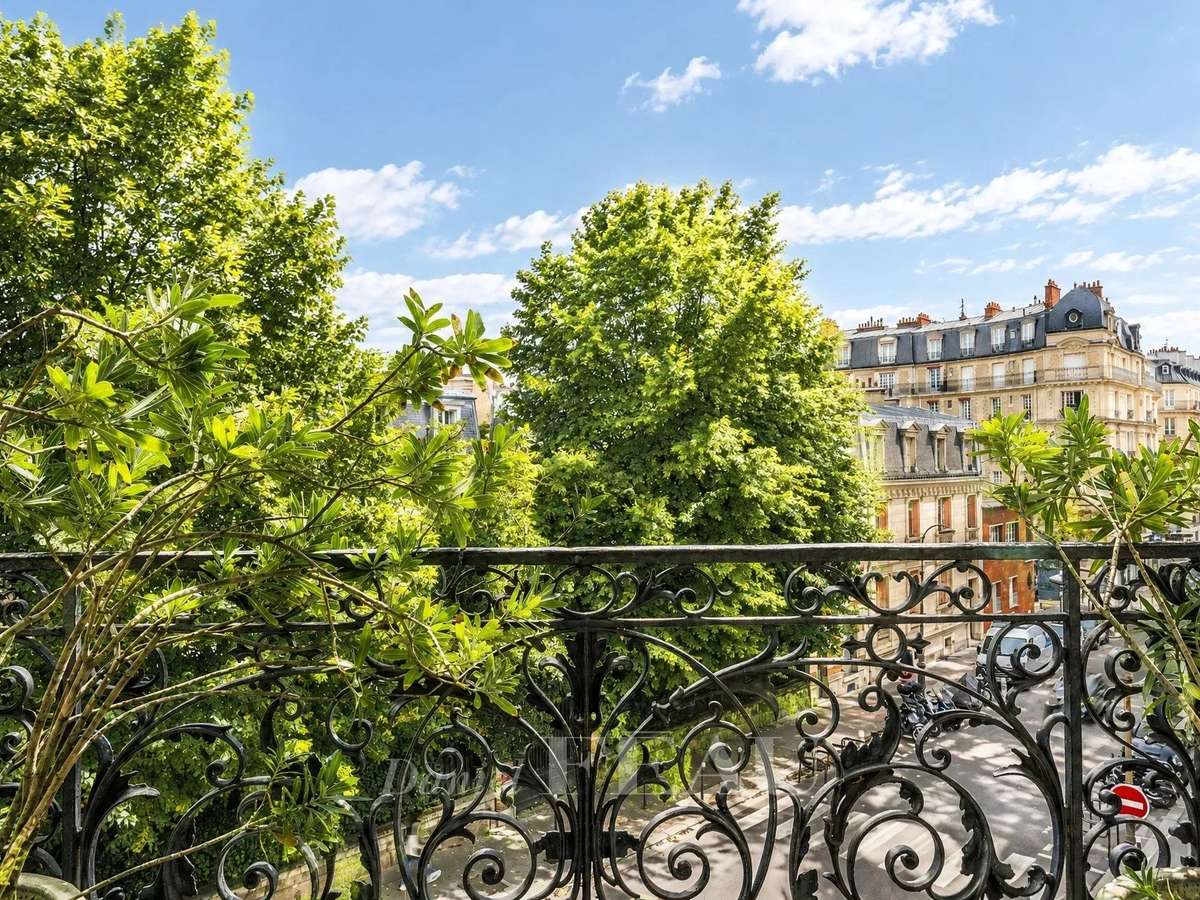 Apartment Paris 16e