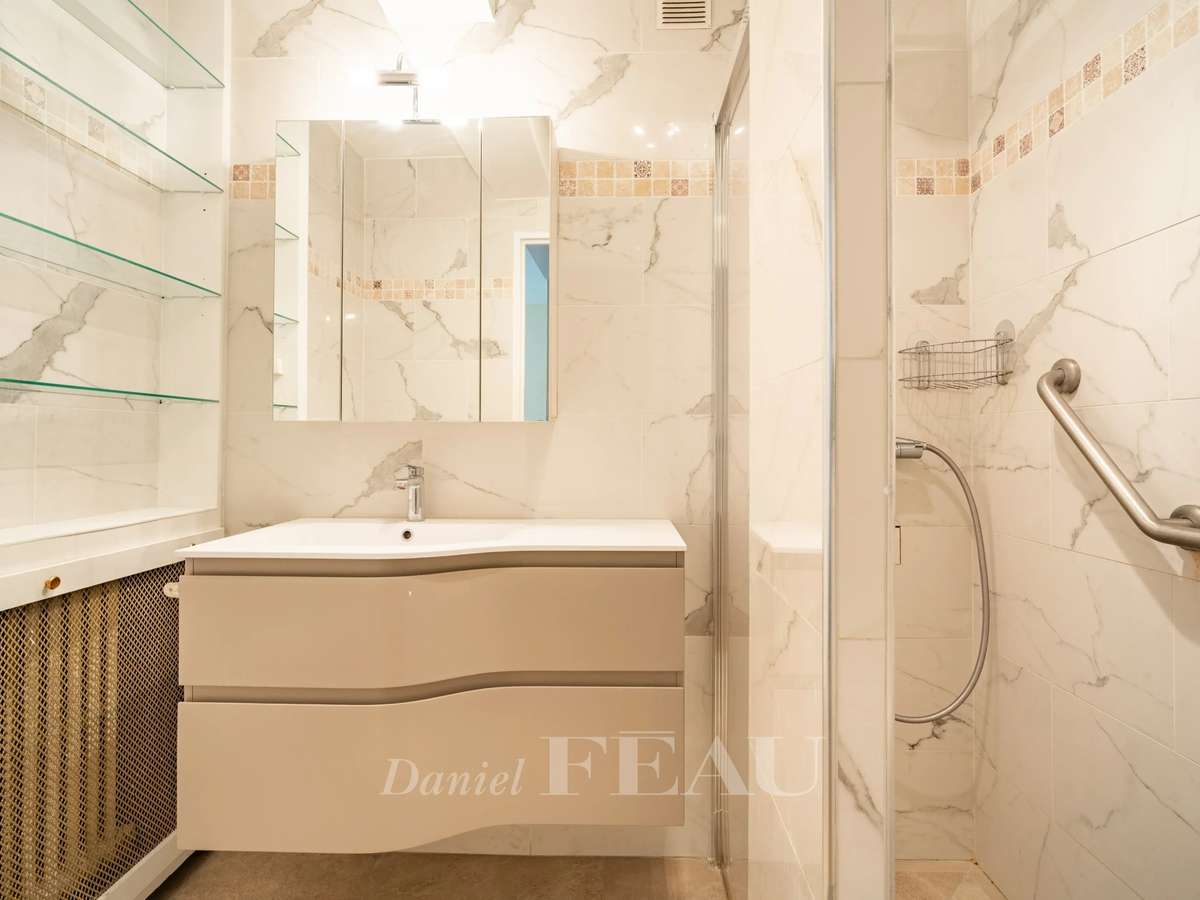 Apartment Paris 16e