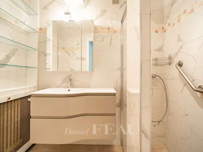 Apartment Paris 16e - 4 bedrooms - 155m²