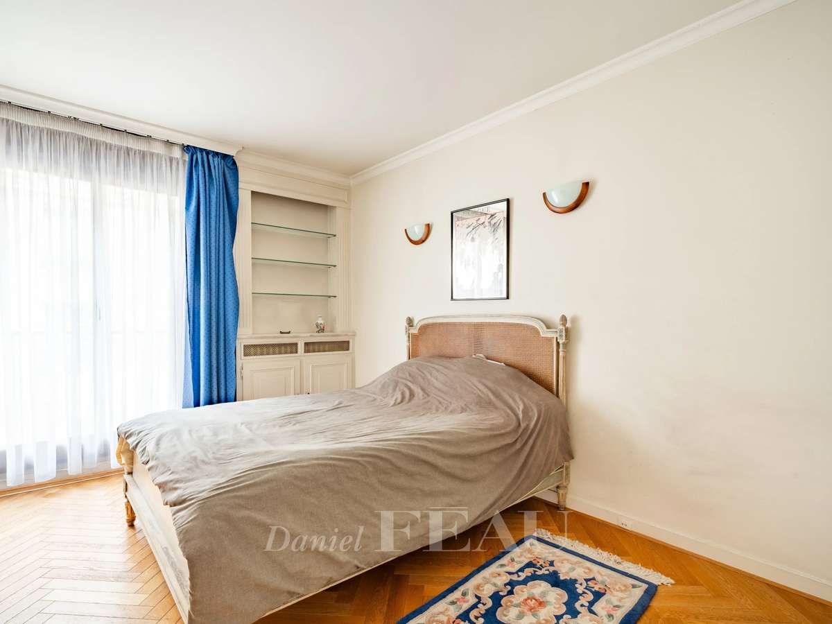 Apartment Paris 16e