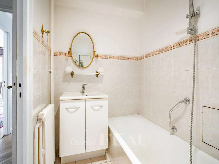 Apartment Paris 16e - 4 bedrooms - 155m²