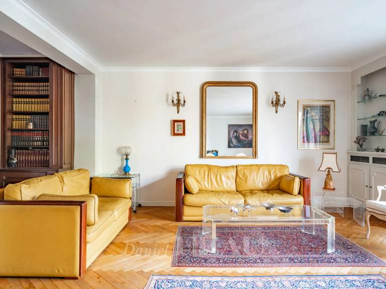 Apartment Paris 16e - 4 bedrooms - 155m²