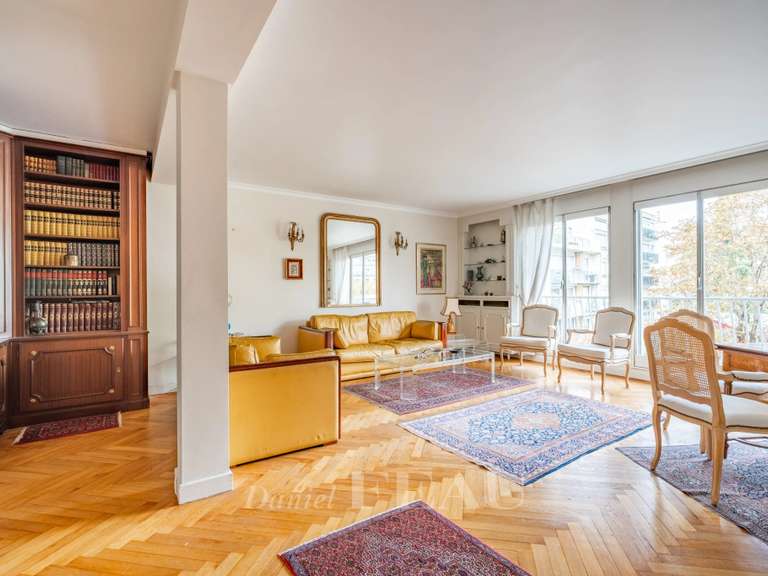 Apartment Paris 16e - 4 bedrooms - 155m²