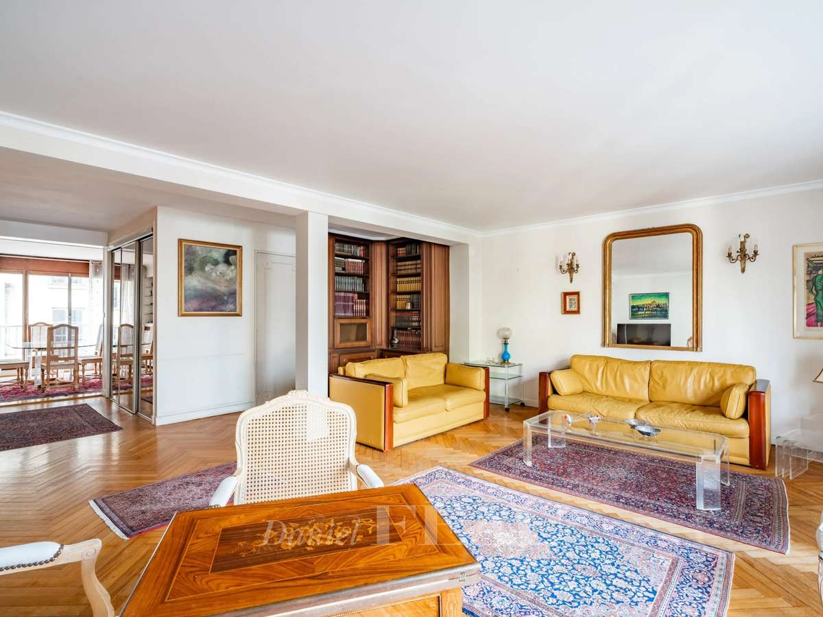 Apartment Paris 16e