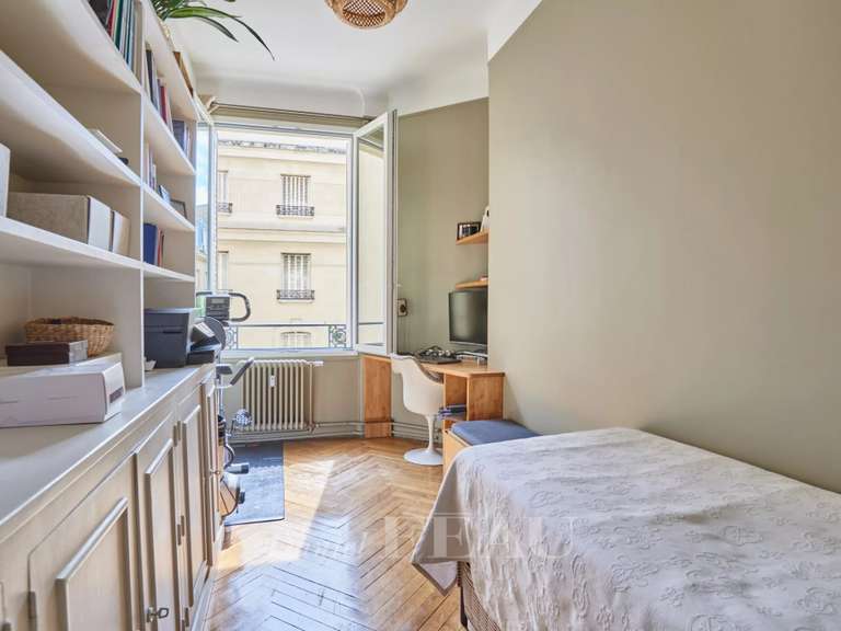 Apartment Paris 16e - 4 bedrooms - 170m²