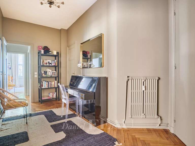 Apartment Paris 16e - 4 bedrooms - 170m²