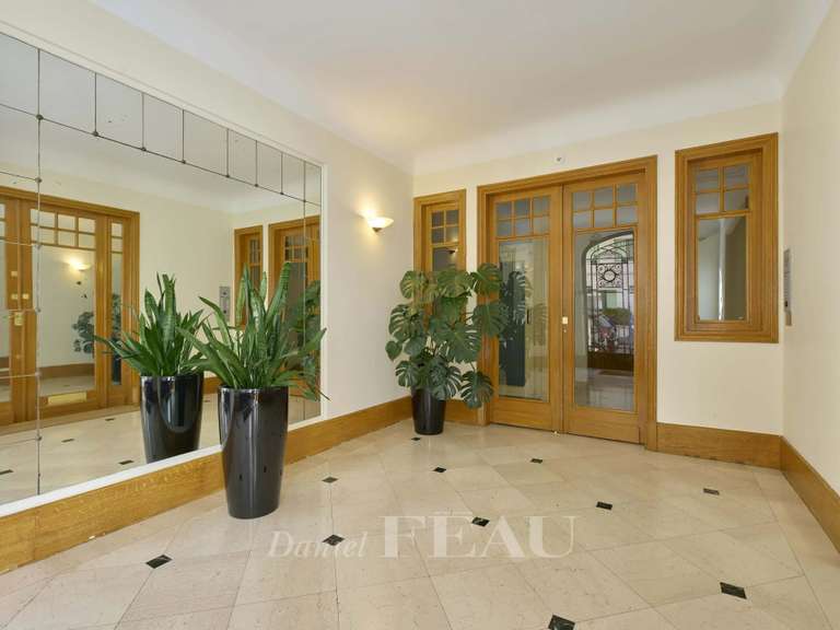 Appartement Paris 16e - 3 chambres - 127m²