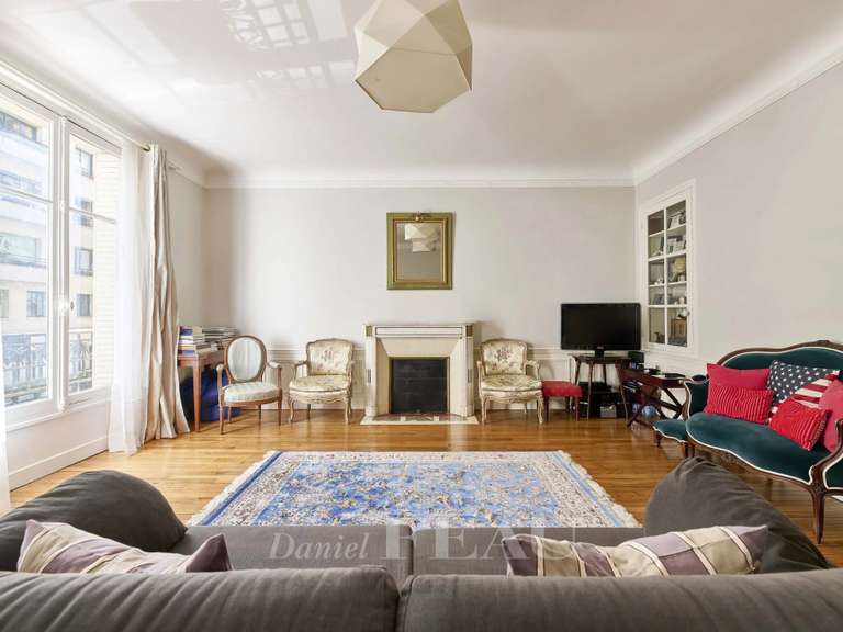 Appartement Paris 16e - 3 chambres - 127m²