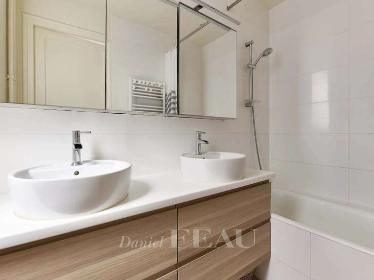 Appartement Paris 16e - 3 chambres - 127m²