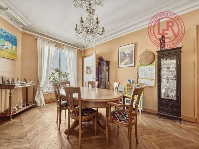 Appartement Paris 10e - 3 chambres - 130m²