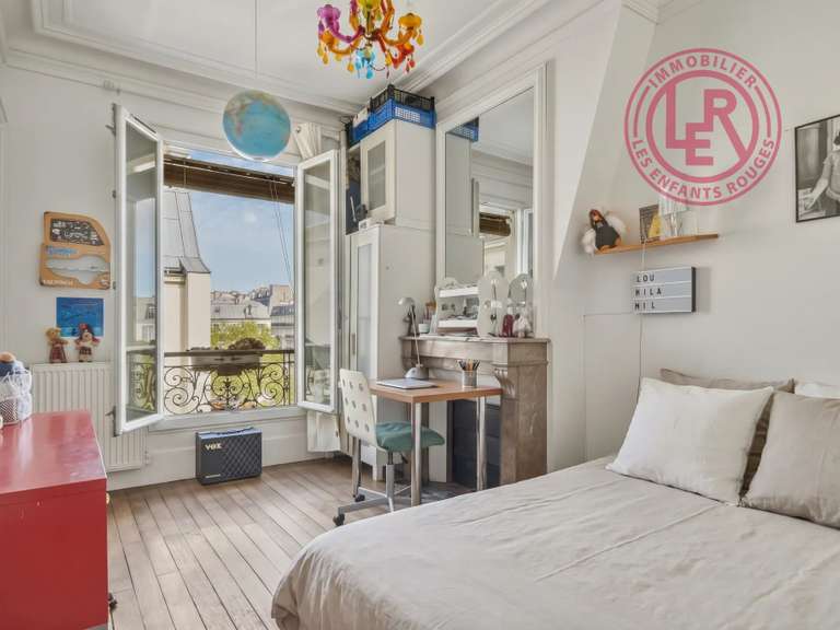 Appartement Paris 10e - 3 chambres - 130m²