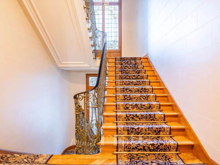 Appartement Paris 16e - 6 chambres - 375m²