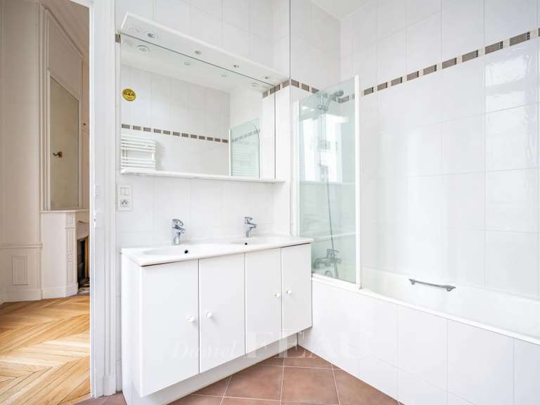 Appartement Paris 16e - 6 chambres - 375m²