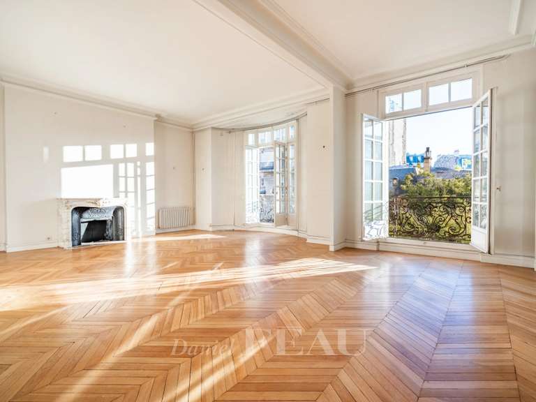 Appartement Paris 16e - 6 chambres - 375m²