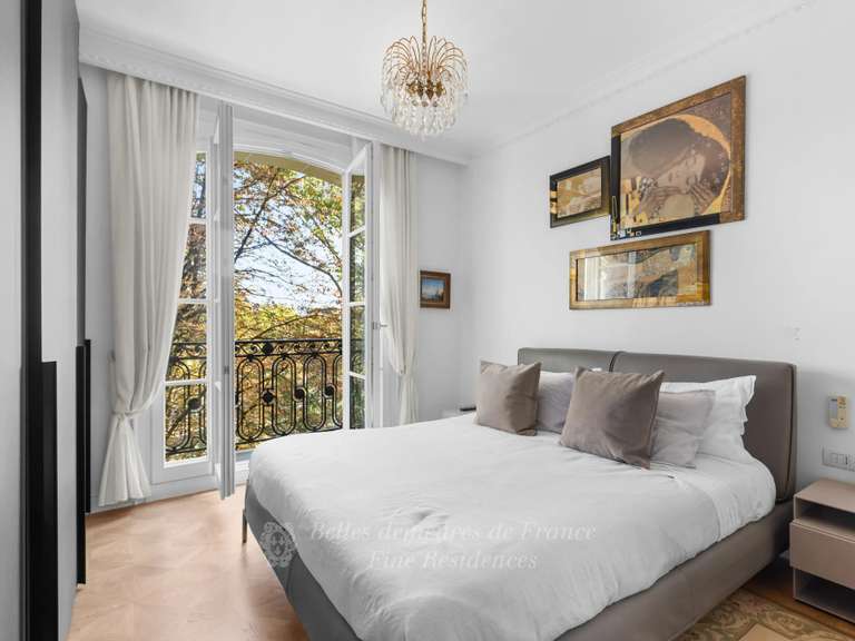 Appartement Paris 7e - 3 chambres - 135m²