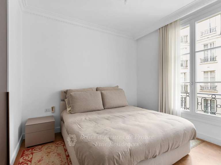 Appartement Paris 7e - 3 chambres - 135m²