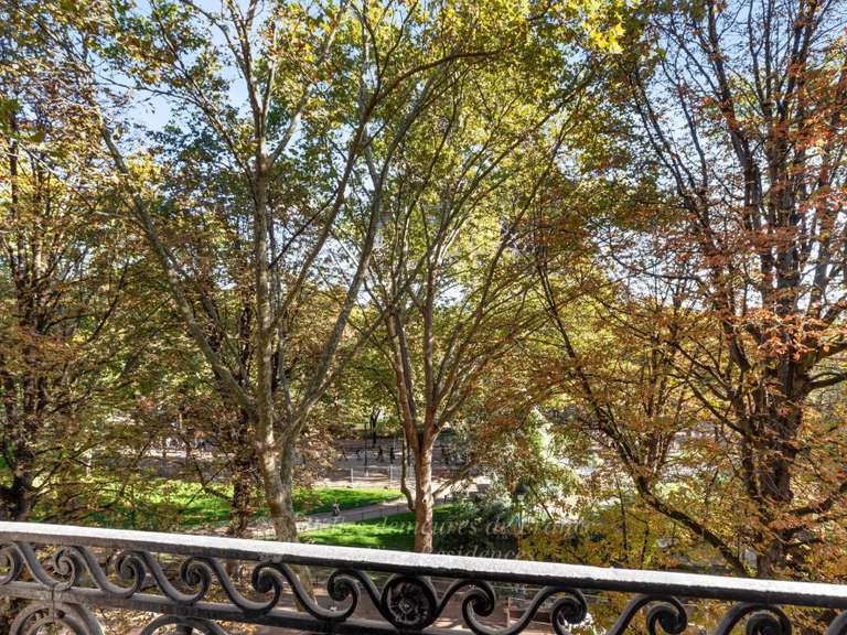 Appartement Paris 7e - 3 chambres - 135m²