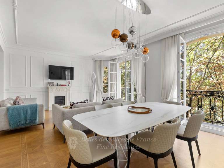 Appartement Paris 7e - 3 chambres - 135m²
