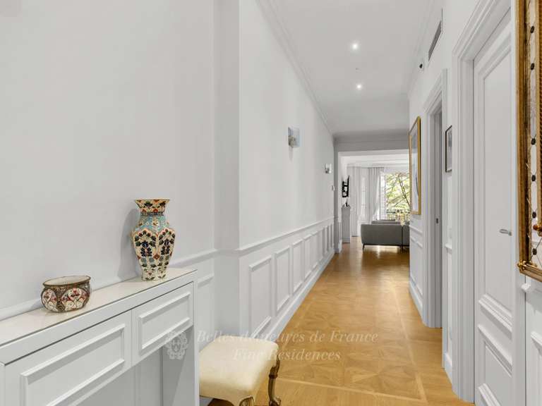 Appartement Paris 7e - 3 chambres - 135m²