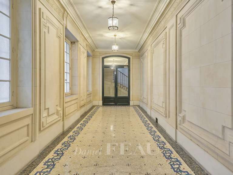 Appartement Paris 8e - 2 chambres - 86m²