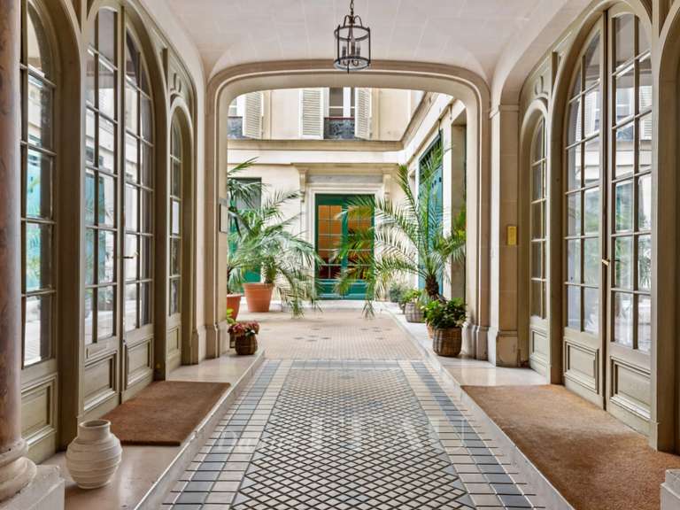 Appartement Paris 8e - 2 chambres - 123m²